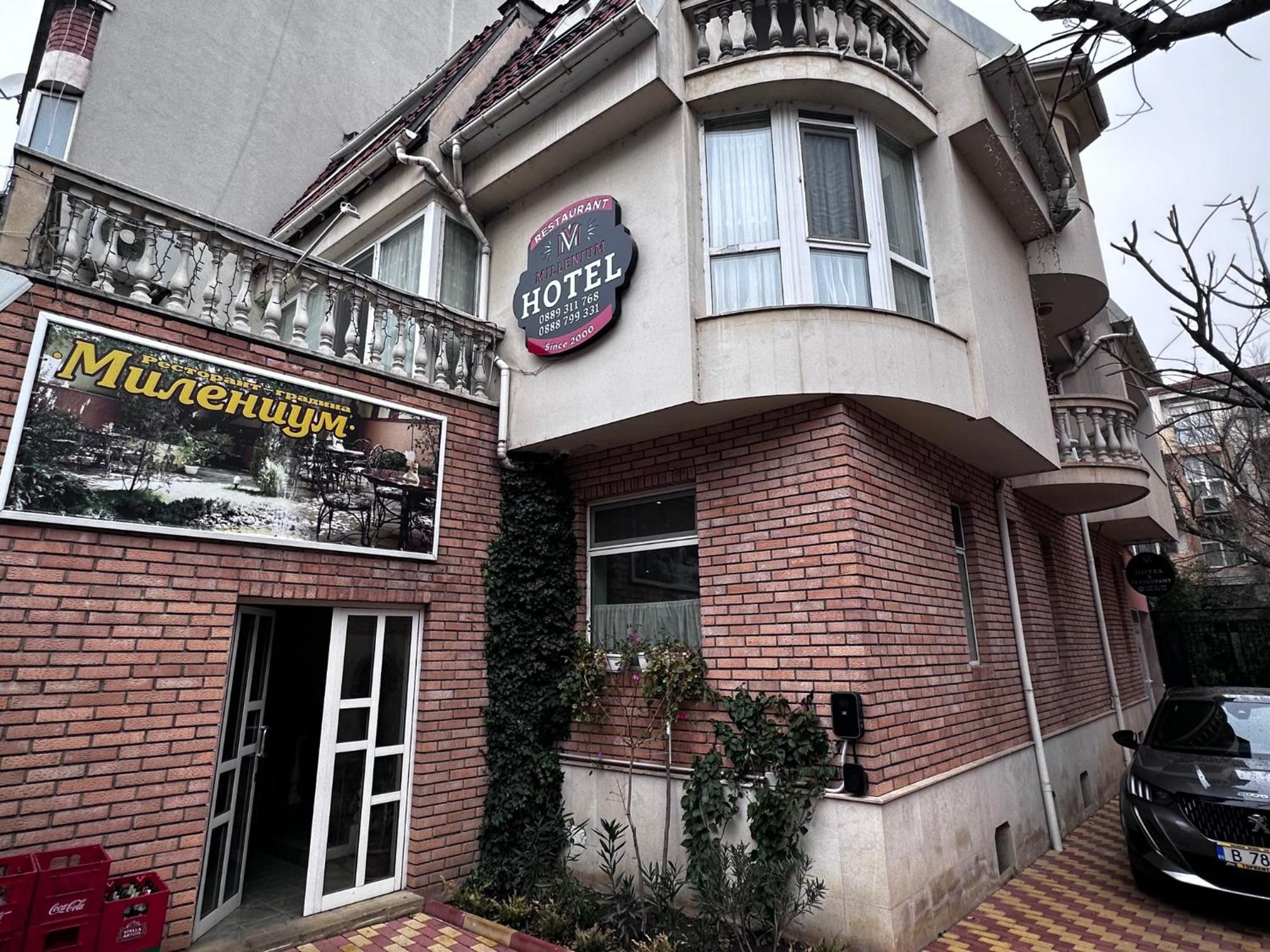 Хотел Милениум Yambol Exterior foto
